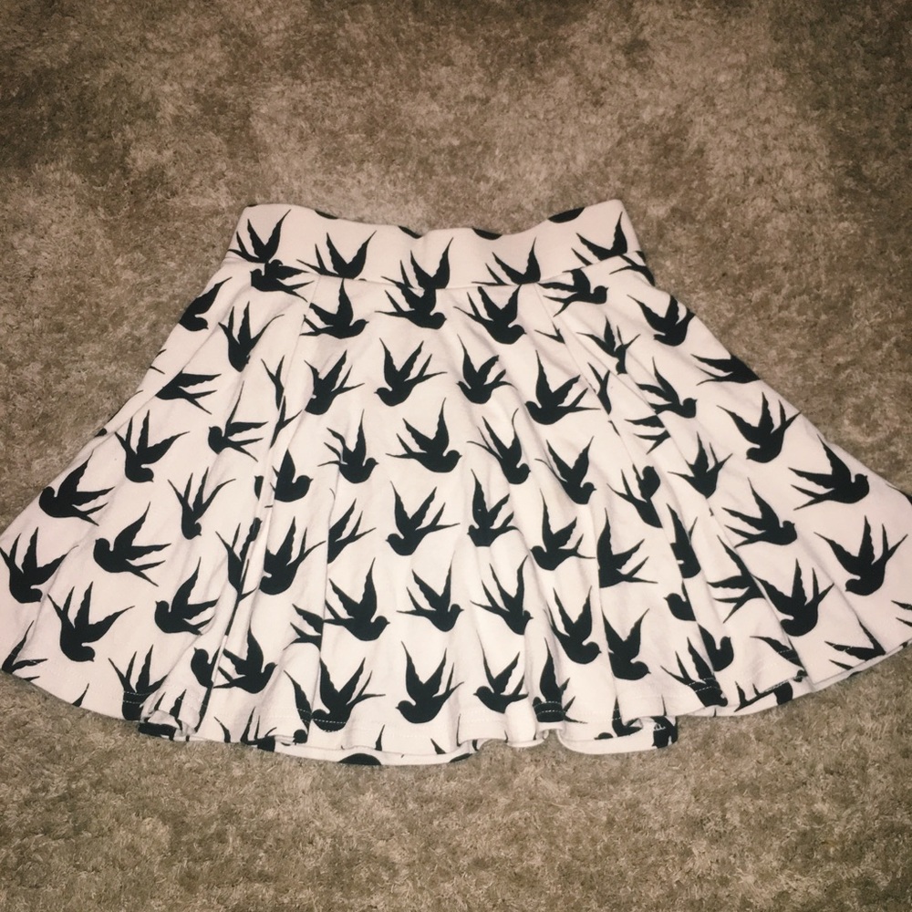 black and off white circle skirt from H&M